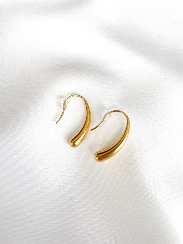 Minimal Drops Gold Earings
